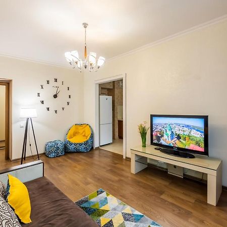 2К Квартира На Шота Руставелі, Бессарабка Kiev Exterior foto
